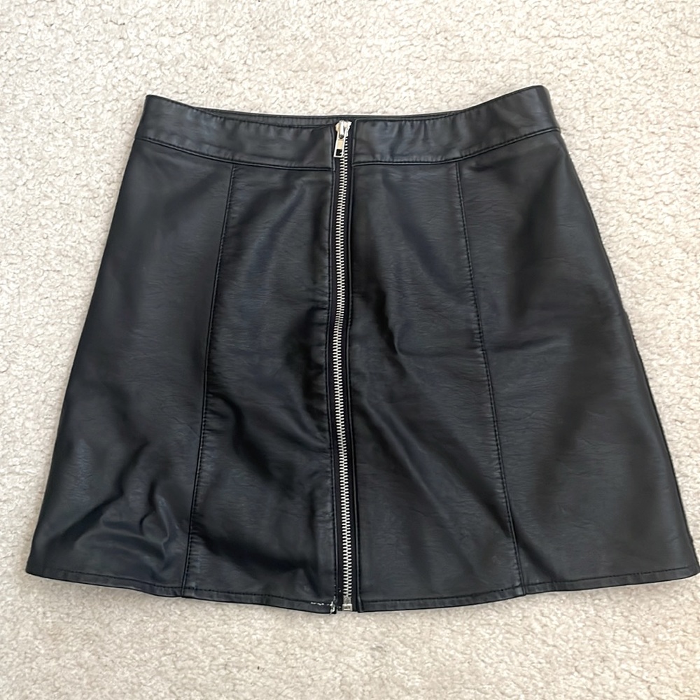 Black Leather Skirt w/ Silver Zipper in Front